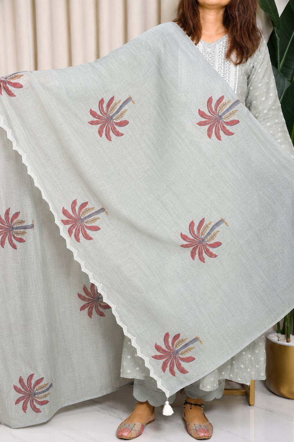 Nooré Mulchanderi Embroidered 3-Piece Suit Set